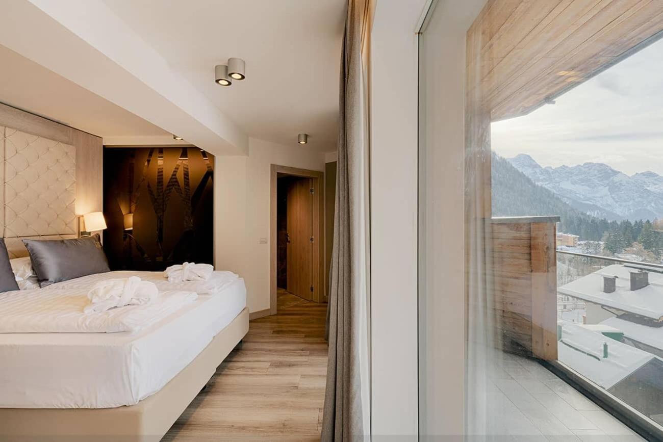 Hotel Rosengarten Madonna di Campiglio Exterior photo