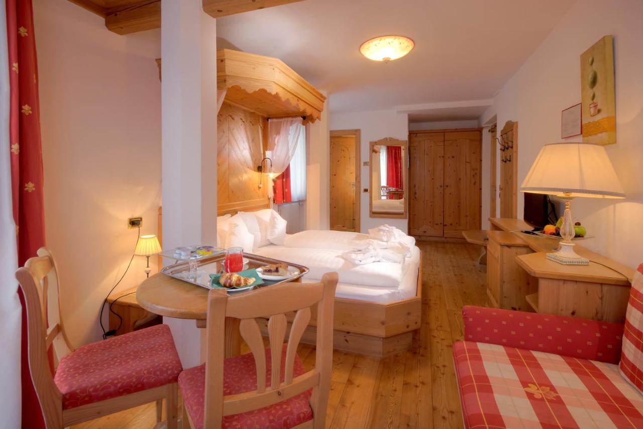 Hotel Rosengarten Madonna di Campiglio Exterior photo